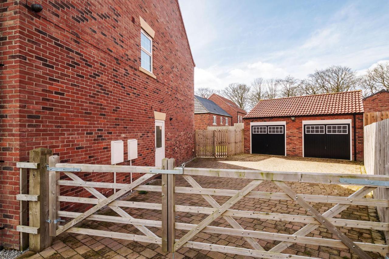 Beautiful Big Family Home - Sleeps 10, Park 3 Cars Meanwood Exterior foto